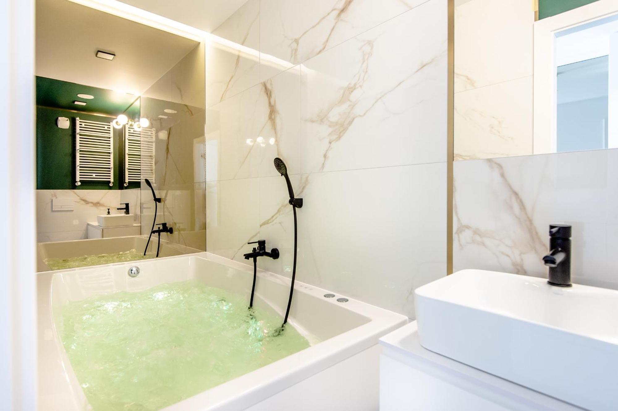 Super-Apartamenty Vip Jacuzzi III Poznań Zewnętrze zdjęcie