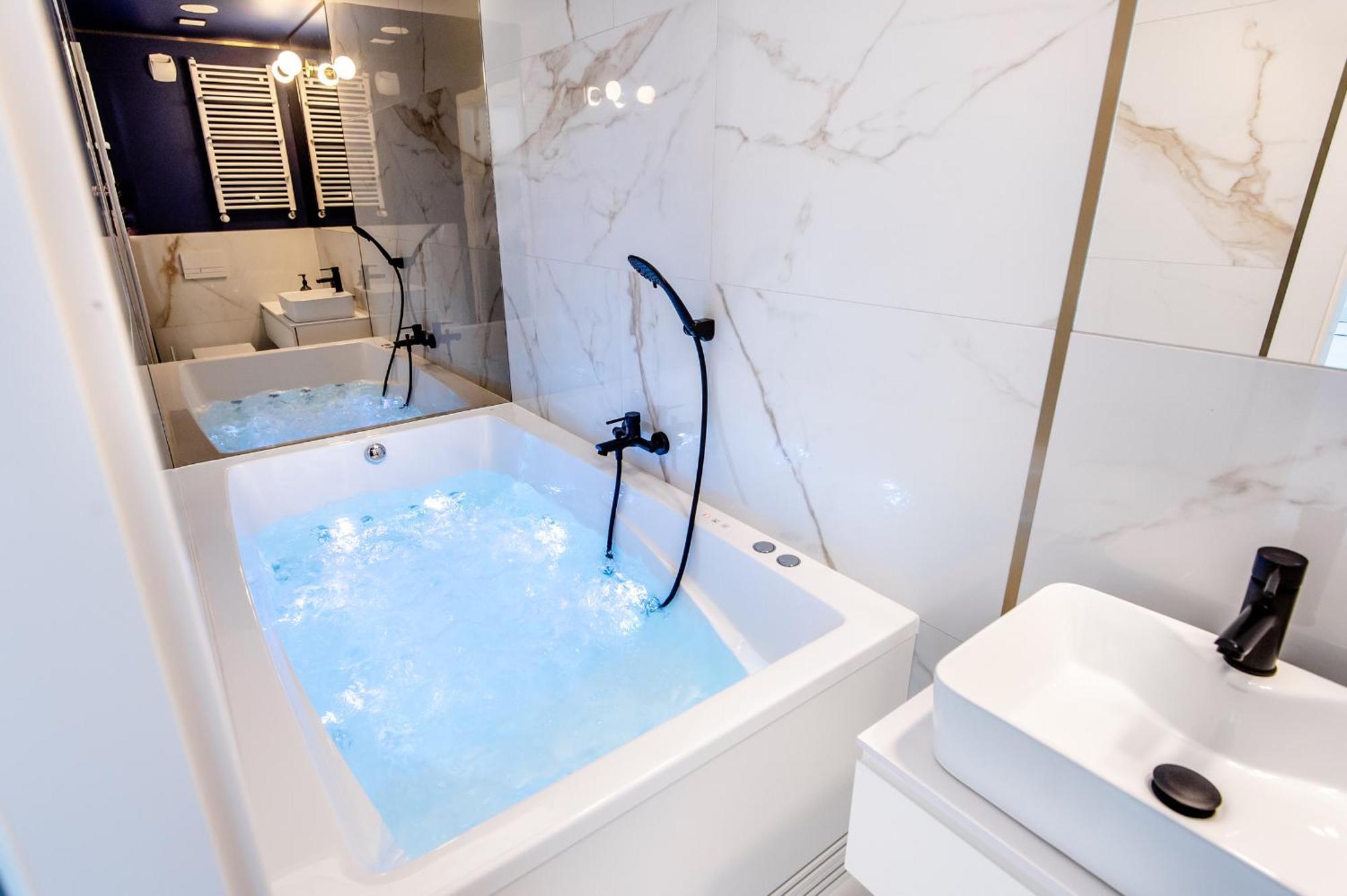 Super-Apartamenty Vip Jacuzzi III Poznań Zewnętrze zdjęcie